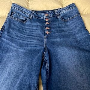 Wide leg capris jeans. Size 14. 22” length, leg 11”wide. Button fly.